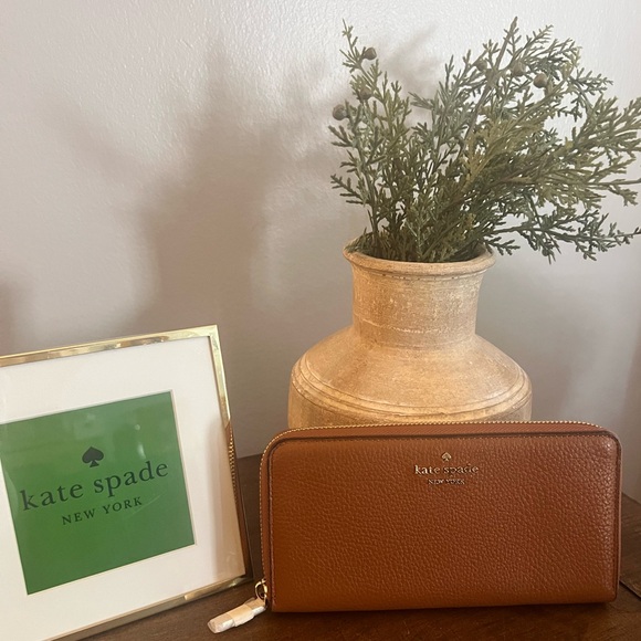 Kate Spade Leila Continental Wallet (NWT) - Picture 1 of 8